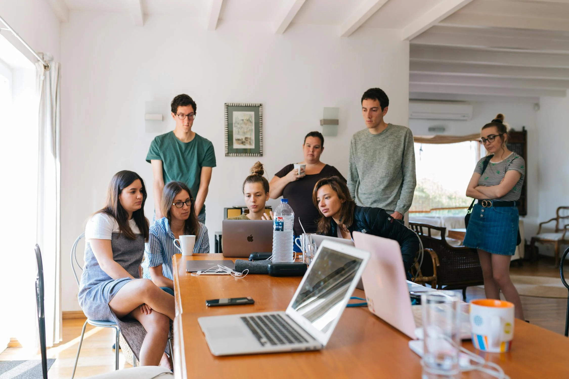 Joves aprenent i col·laborant
